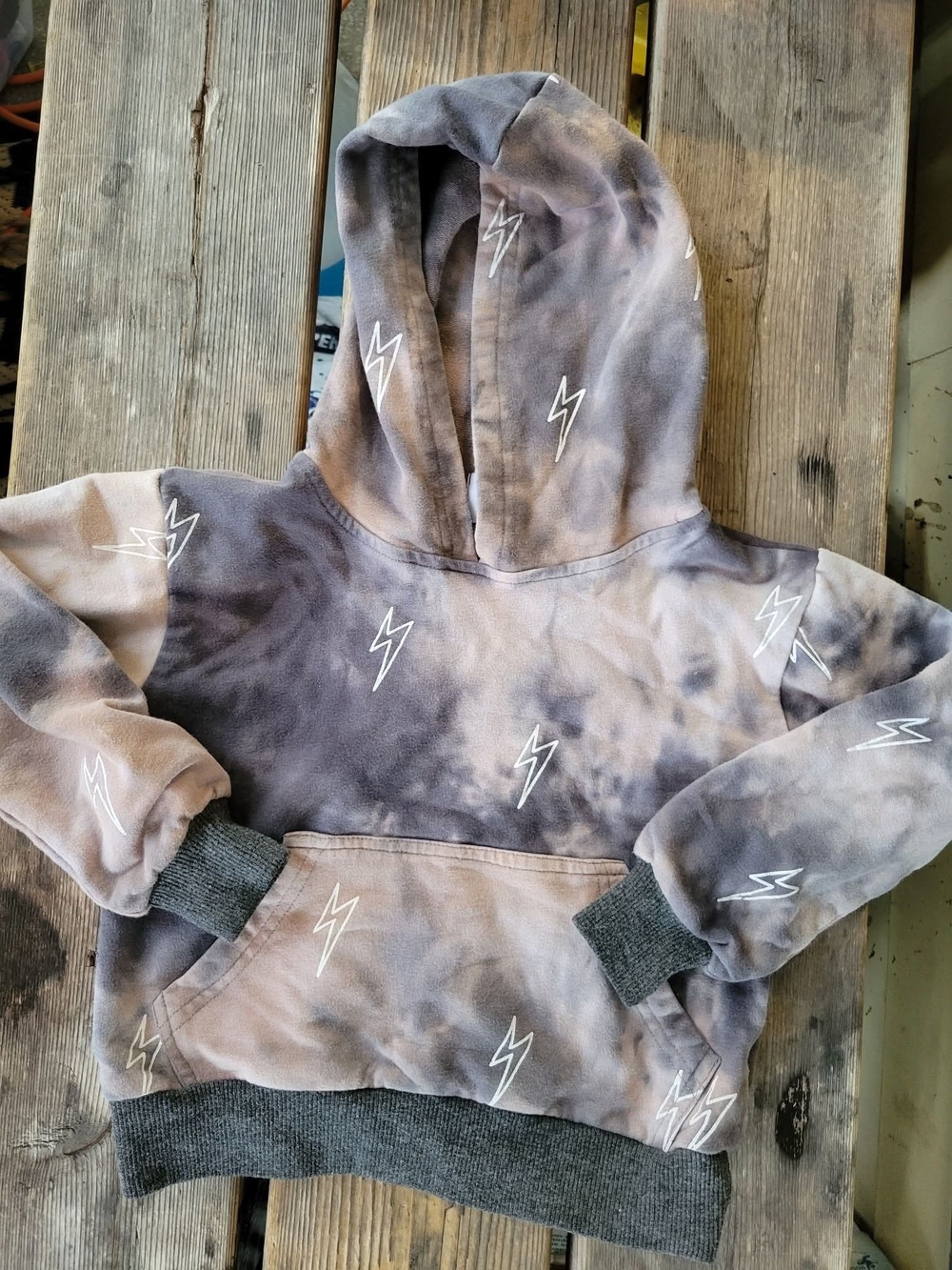 LOLA + THE BOYS SZ 2 VGUC tie-dye lightning bolt hoodie Sweatshirt Pocket